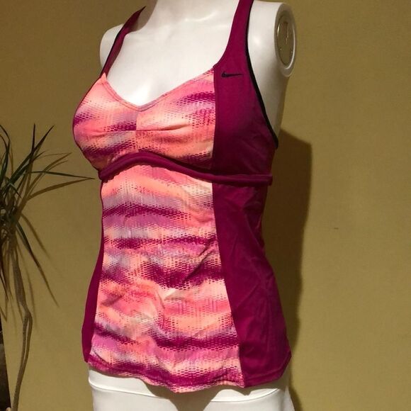 Nike Athletic Top w/Racer Back - Picture 3 of 5